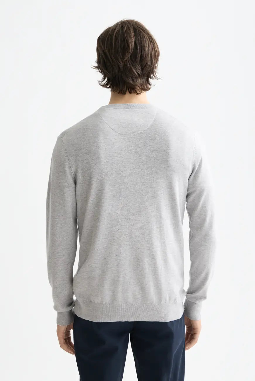 Viscose Pullover Crewneck detail shot showing fabric and craftsmanship by Scotch & Soda