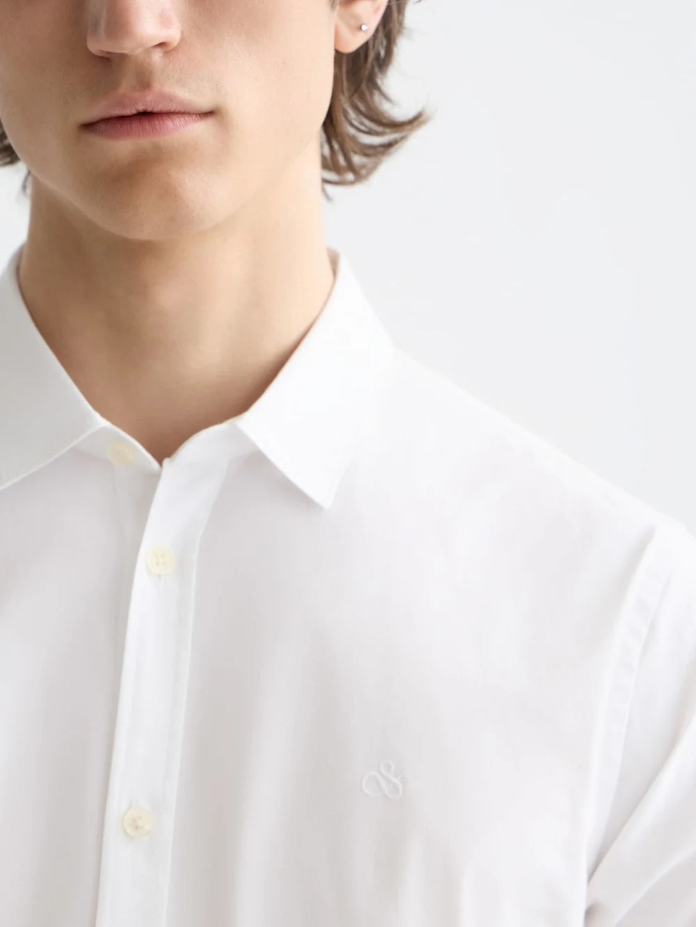 core-poplin-solid-white-pastel detail shot by Scotch & Soda