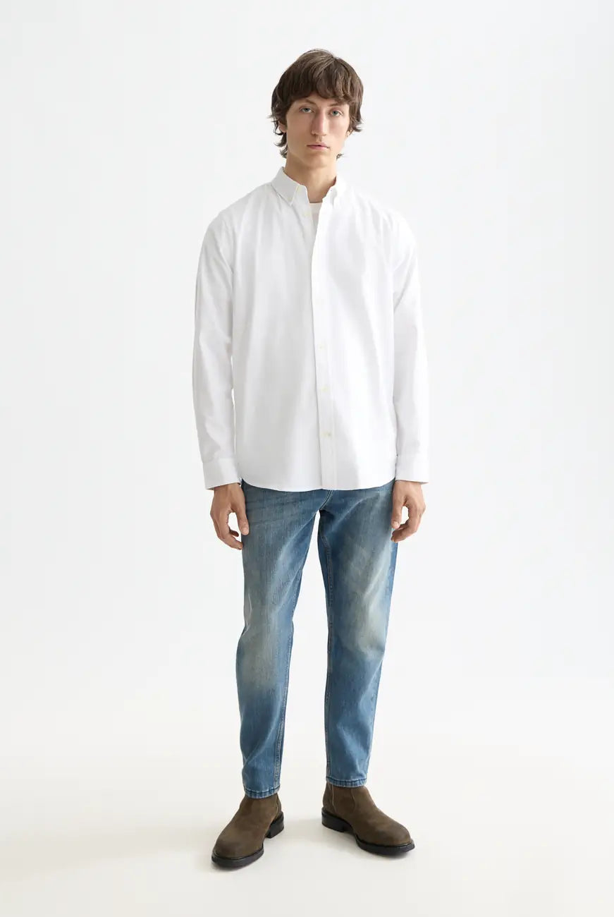 Oxford Solid Shirt full model shot showing overall fit by Scotch & Soda