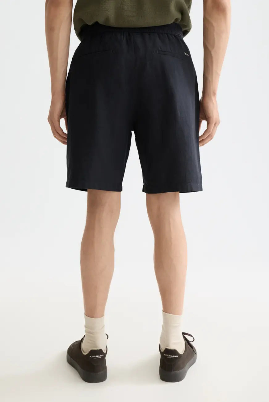 Cotton Linen Bermuda detail shot showing fabric and craftsmanship by Scotch & Soda