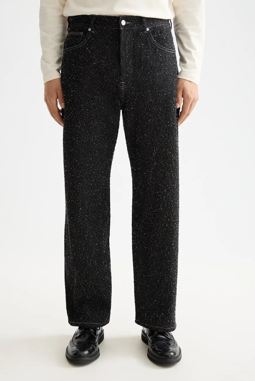 Loose Jeans Pitch close-up on model showing fit and detail by Scotch & Soda