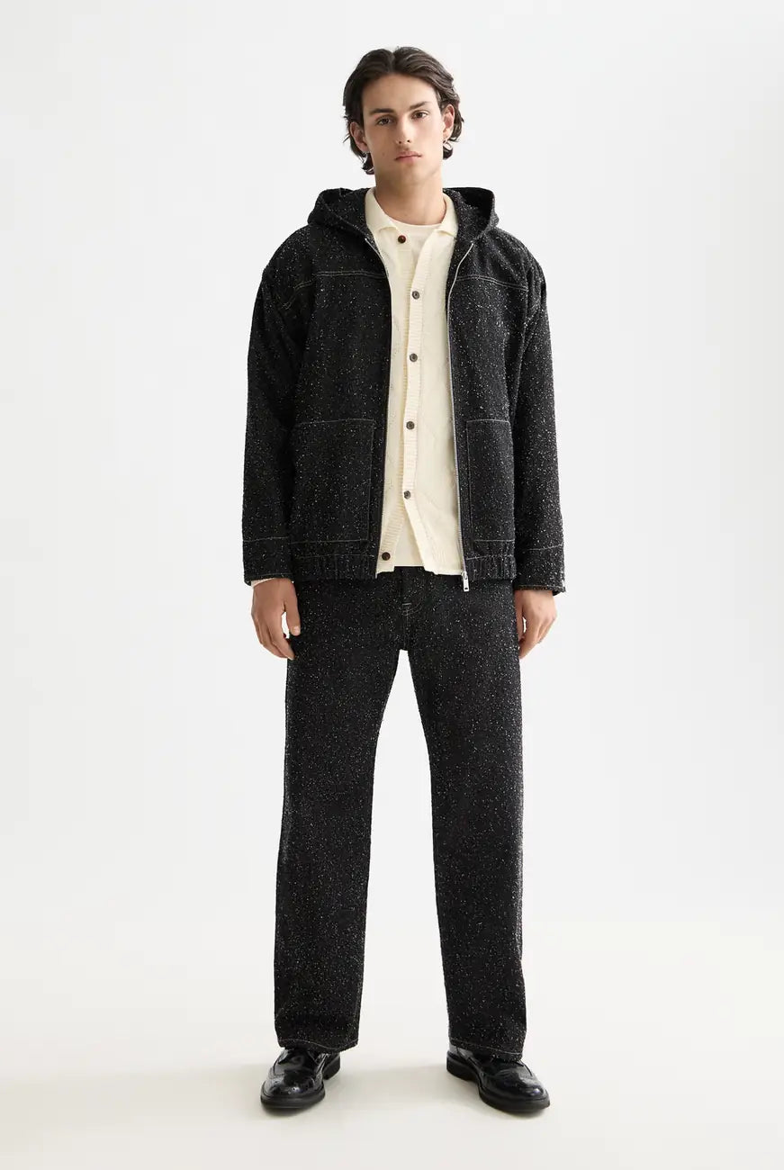 Loose Jeans Pitch full model shot showing overall fit by Scotch & Soda