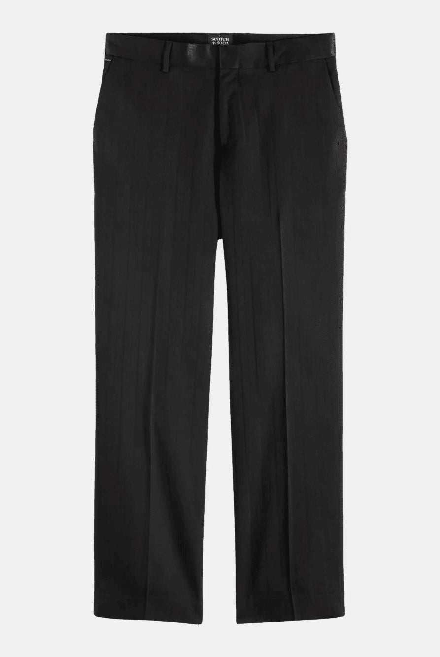 sateen-trimmed-structure-stripe-relaxed-straight-chino front view by Scotch & Soda
