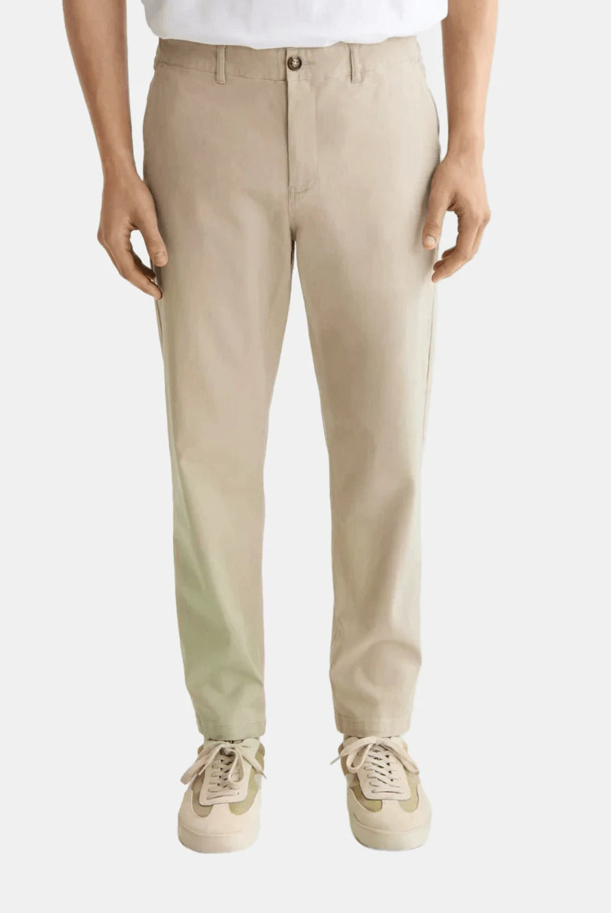seasonal-core-drift-washed-cotton-blend-chino front view by Scotch & Soda