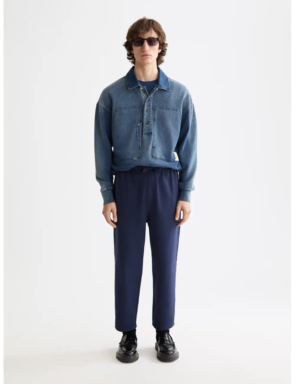 Crosses Garment Sweatpants full model shot showing overall fit by Scotch & Soda