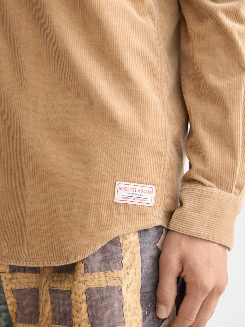 regular-fit-corduroy-shirt-1 detail shot by Scotch & Soda