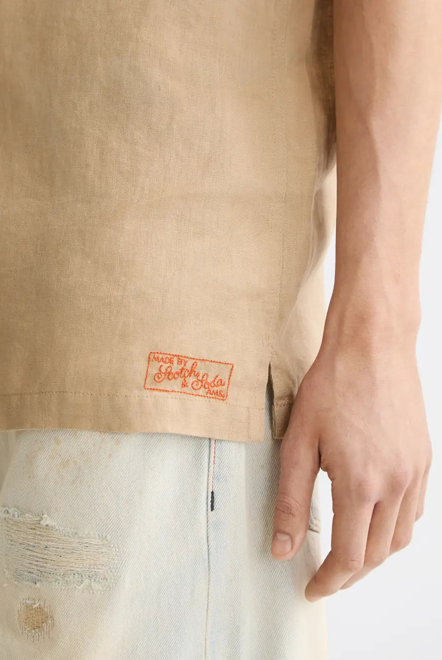 Linen Short Sleeve Shirt detail shot showing fabric and craftsmanship by Scotch & Soda