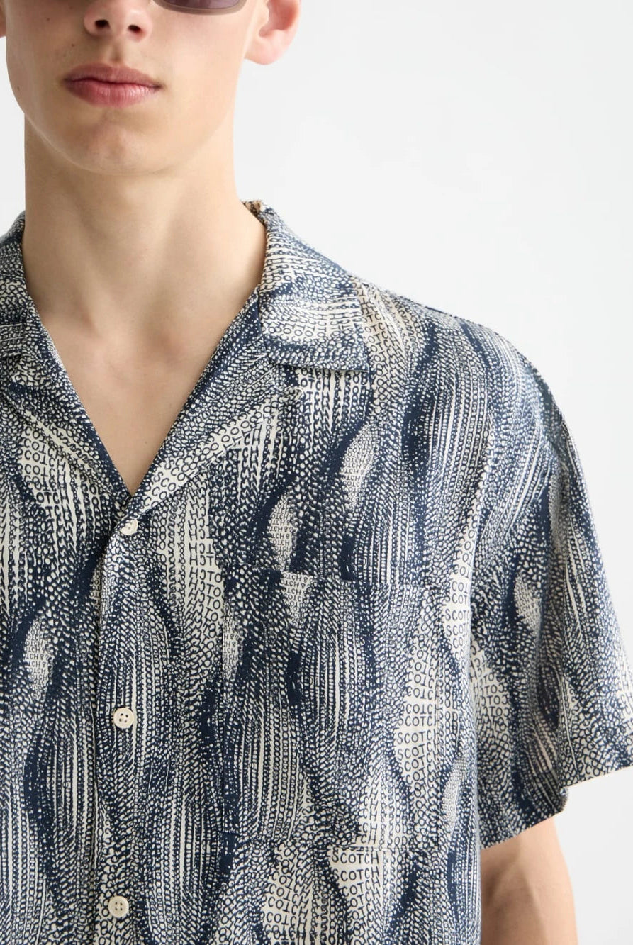 printed-short-sleeved-tencel-shirt detail shot by Scotch & Soda