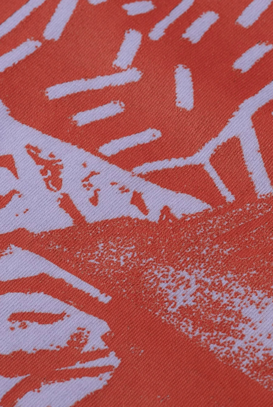 relaxed-fit-front-back-aw-t-shirt detail shot by Scotch & Soda