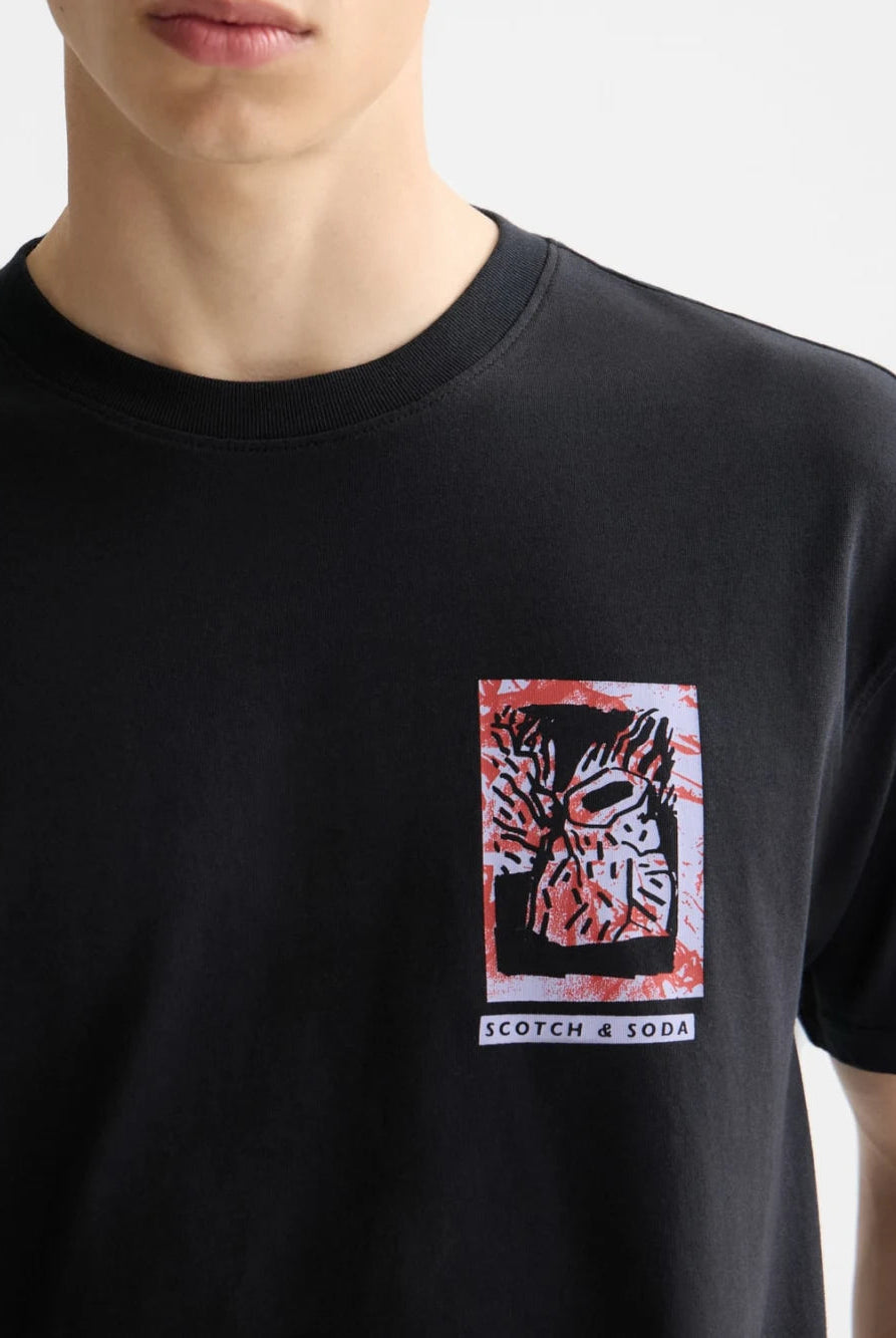 relaxed-fit-front-back-aw-t-shirt detail shot by Scotch & Soda