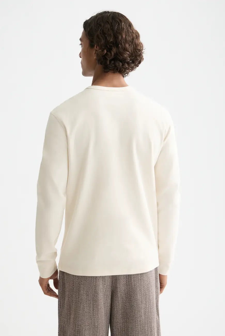 Waffle T Shirt Ls detail shot showing fabric and craftsmanship by Scotch & Soda