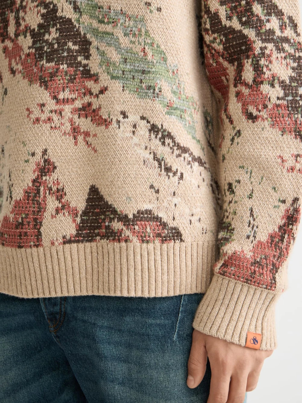 mountain-loose-fit-pullover detail shot by Scotch & Soda