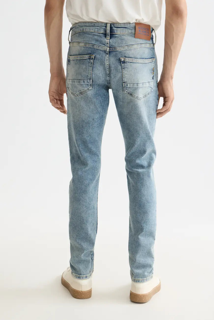 Ralston Organic Cotton detail shot showing fabric and craftsmanship by Scotch & Soda