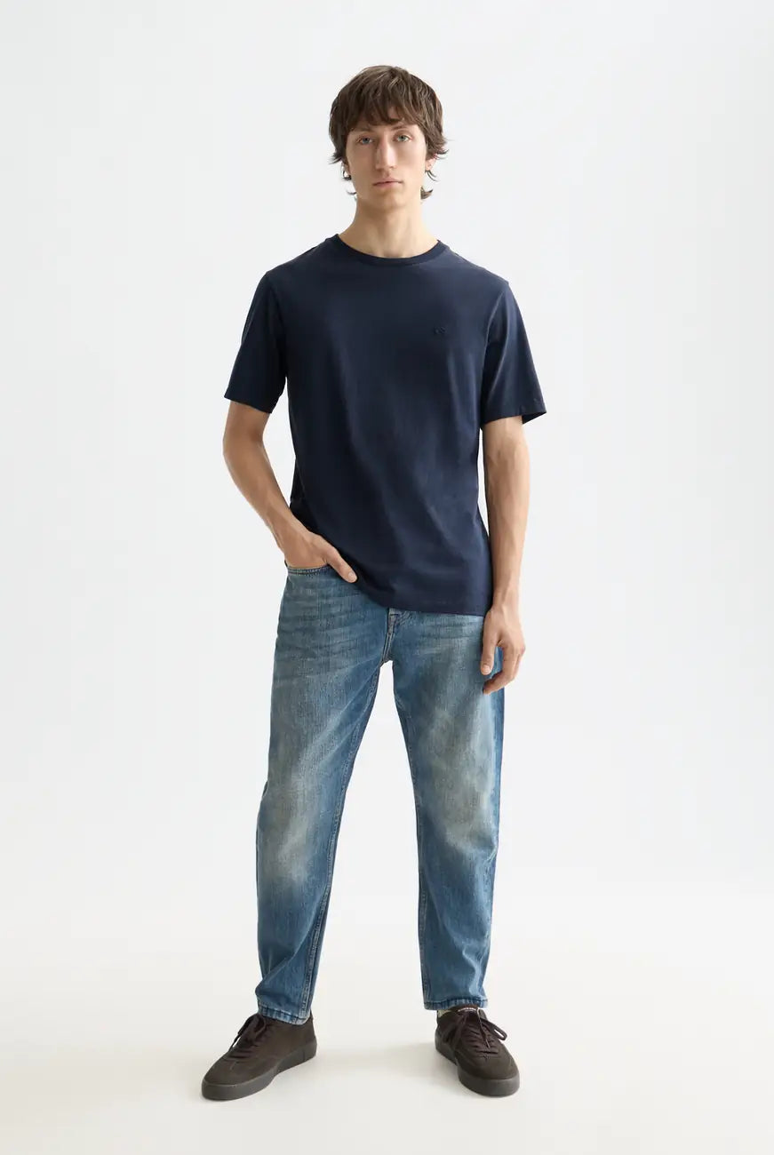 Loose Tapered Jean full model shot showing overall fit by Scotch & Soda