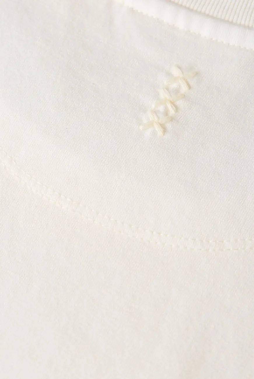 3 Crosses Garment Dyed Relaxed Fit T-shirt detail shot of fabric and craftsmanship by Scotch & Soda