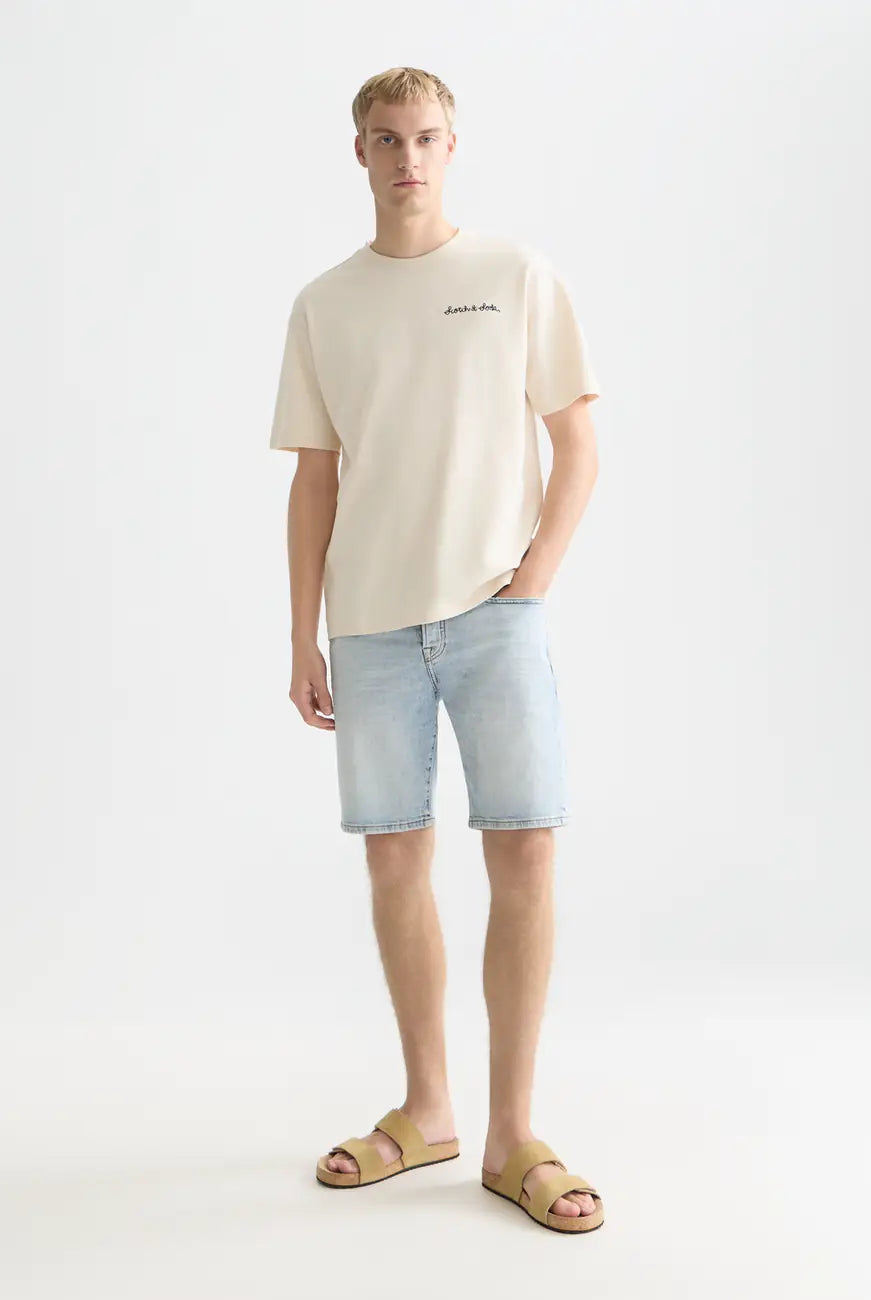 Slubyarn Chest Pocket Artwork Relaxed Fit T-shirt front view showing fit and finish by Scotch & Soda