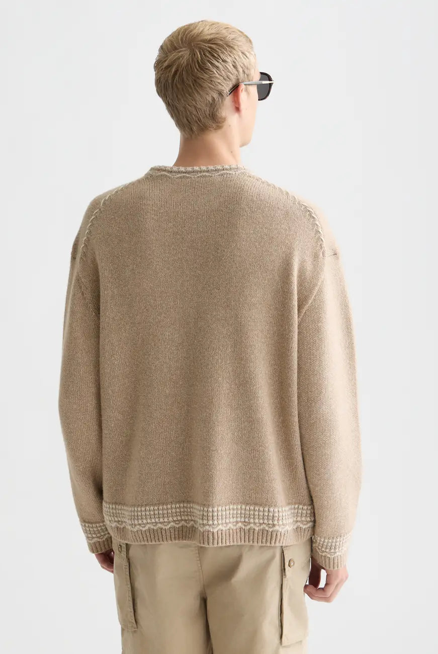 Loosefit Jacquard Pullover detail shot of fabric and craftsmanship by Scotch & Soda