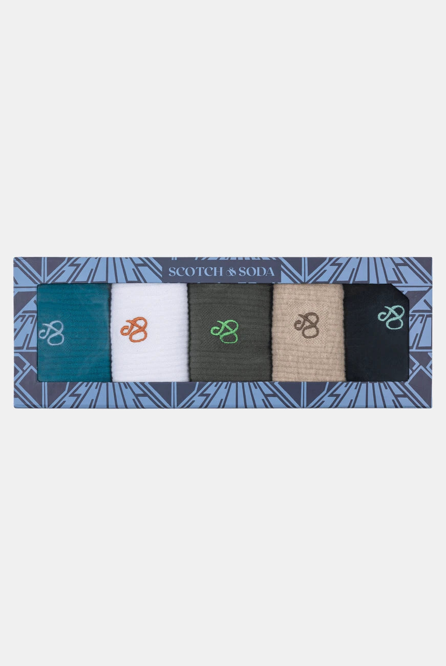 Terry Cotton Gift Set close-up on model showing fit and detail by Scotch & Soda