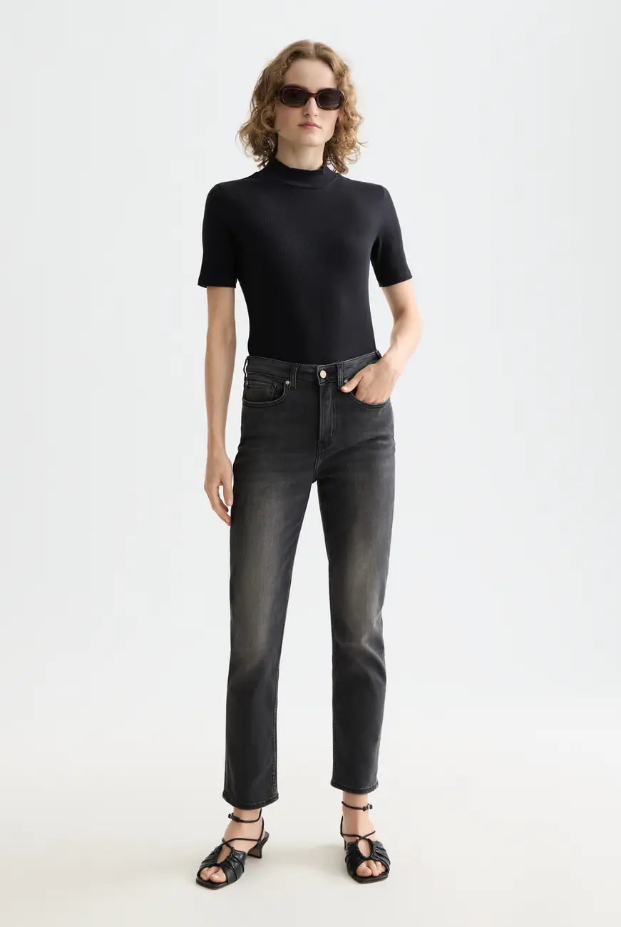 Core Mock Neck Tee full model shot showing overall fit by Scotch & Soda