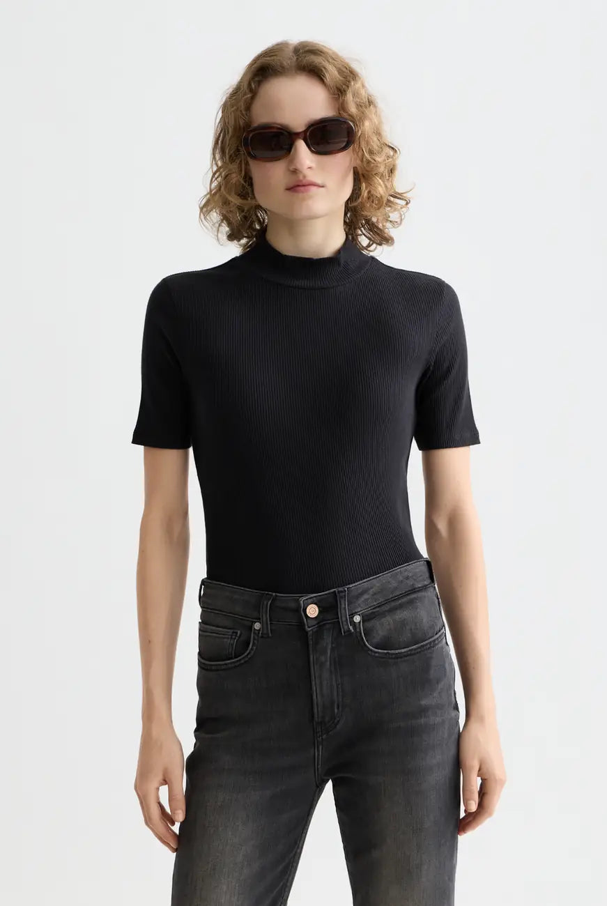 Core Mock Neck Tee close-up on model showing fit and detail by Scotch & Soda