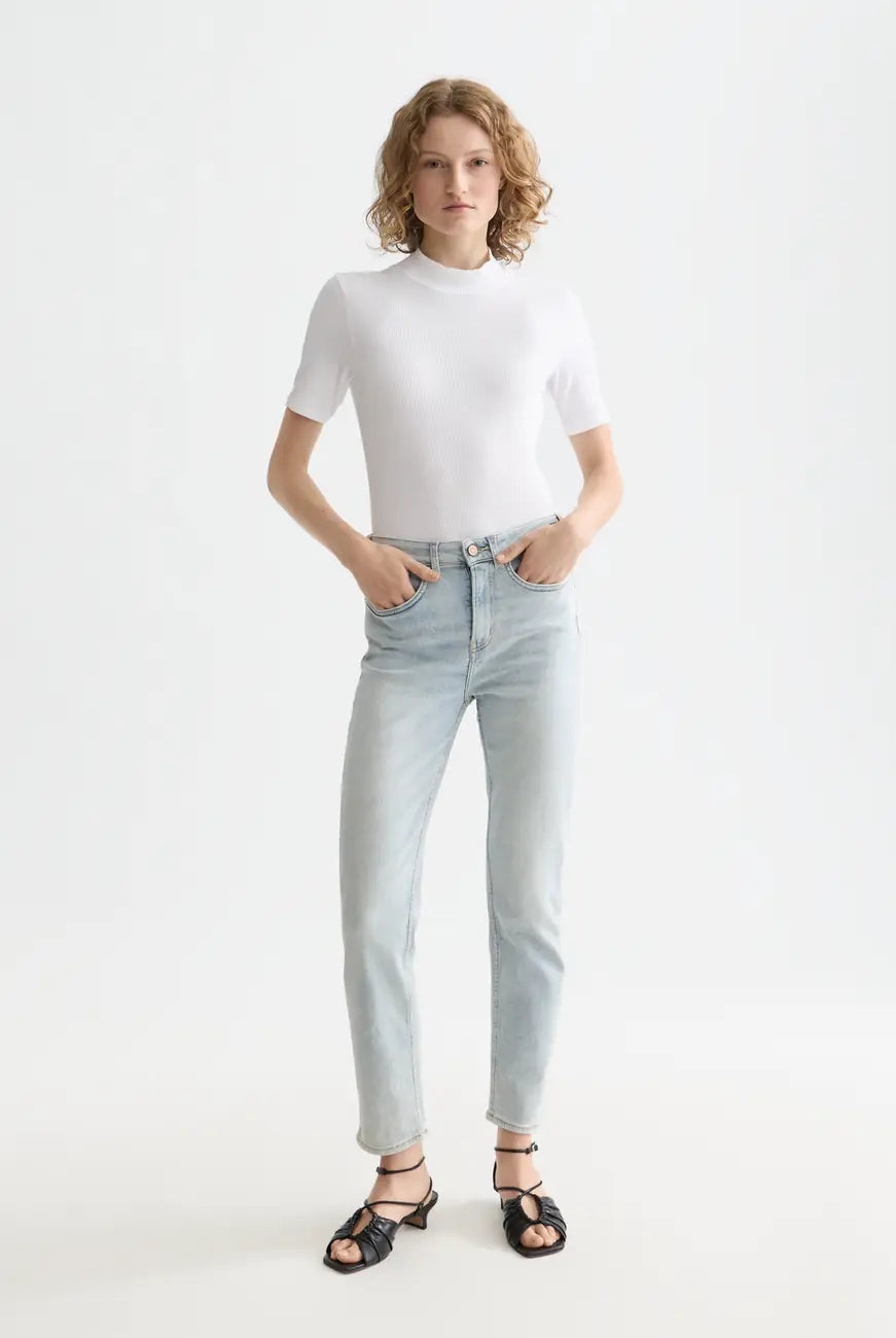 Core Mock Neck Tee full model shot showing overall fit by Scotch & Soda