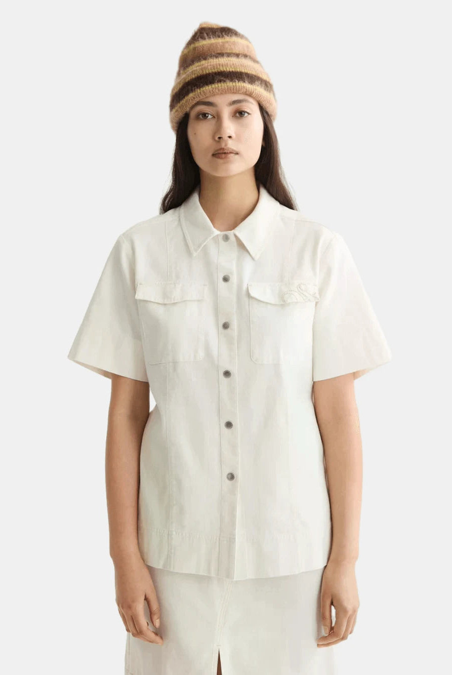 patch-pocket-short-sleeve-shirt side view by Scotch & Soda