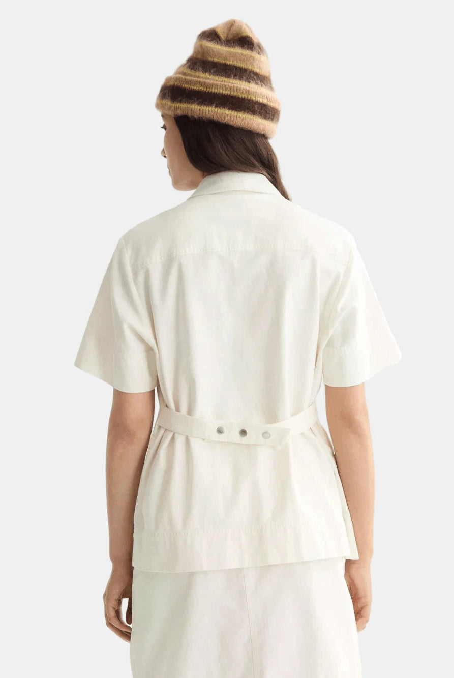 patch-pocket-short-sleeve-shirt detail shot by Scotch & Soda