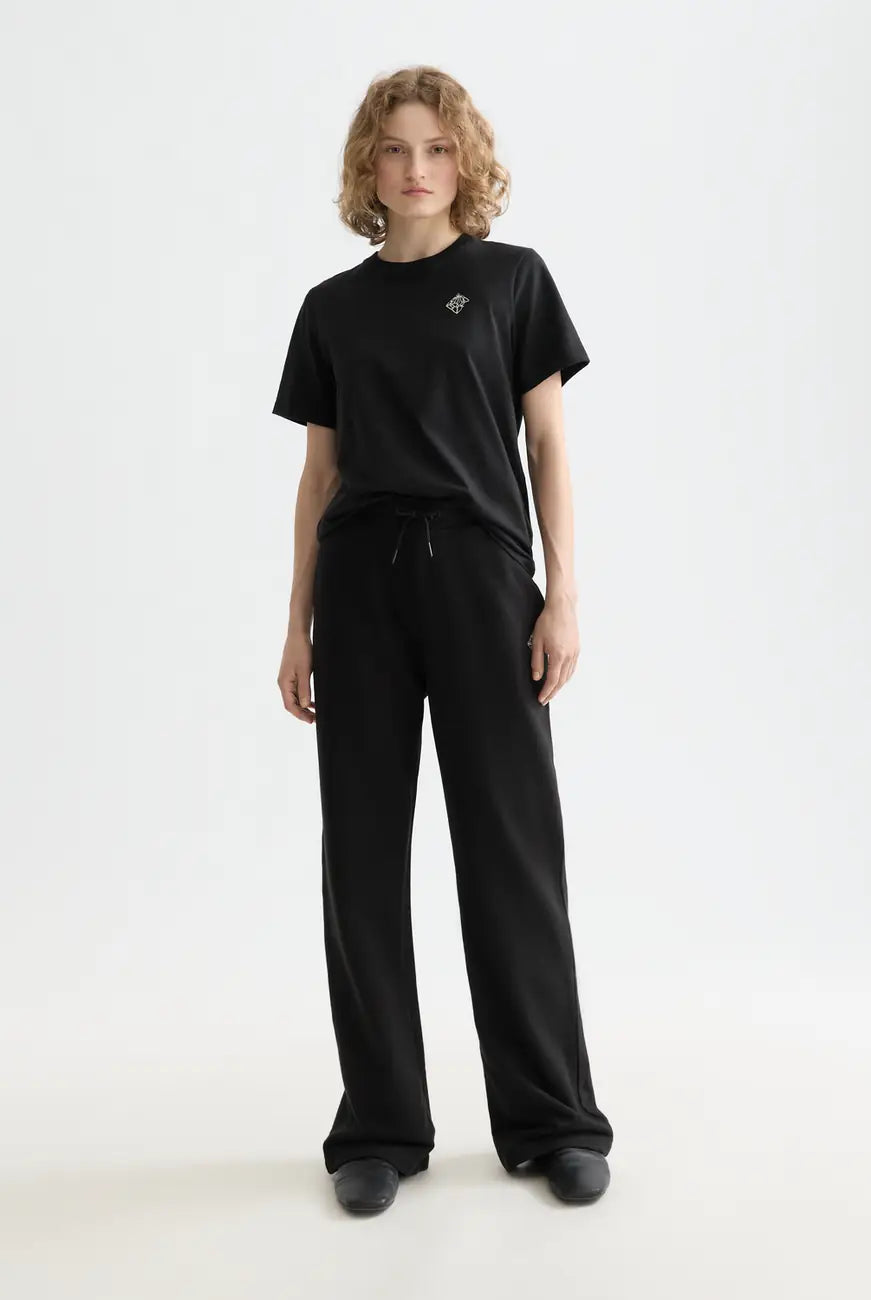 Core Chest Artwork Regular T-shirt full model shot showing overall fit and styling by Scotch & Soda