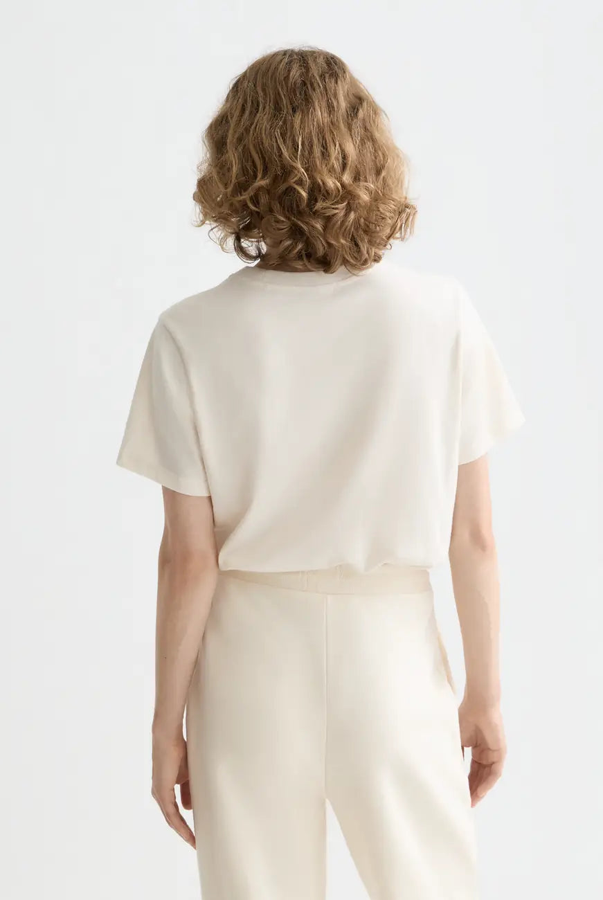 Core Chest Artwork Regular T-shirt detail shot of fabric and craftsmanship by Scotch & Soda