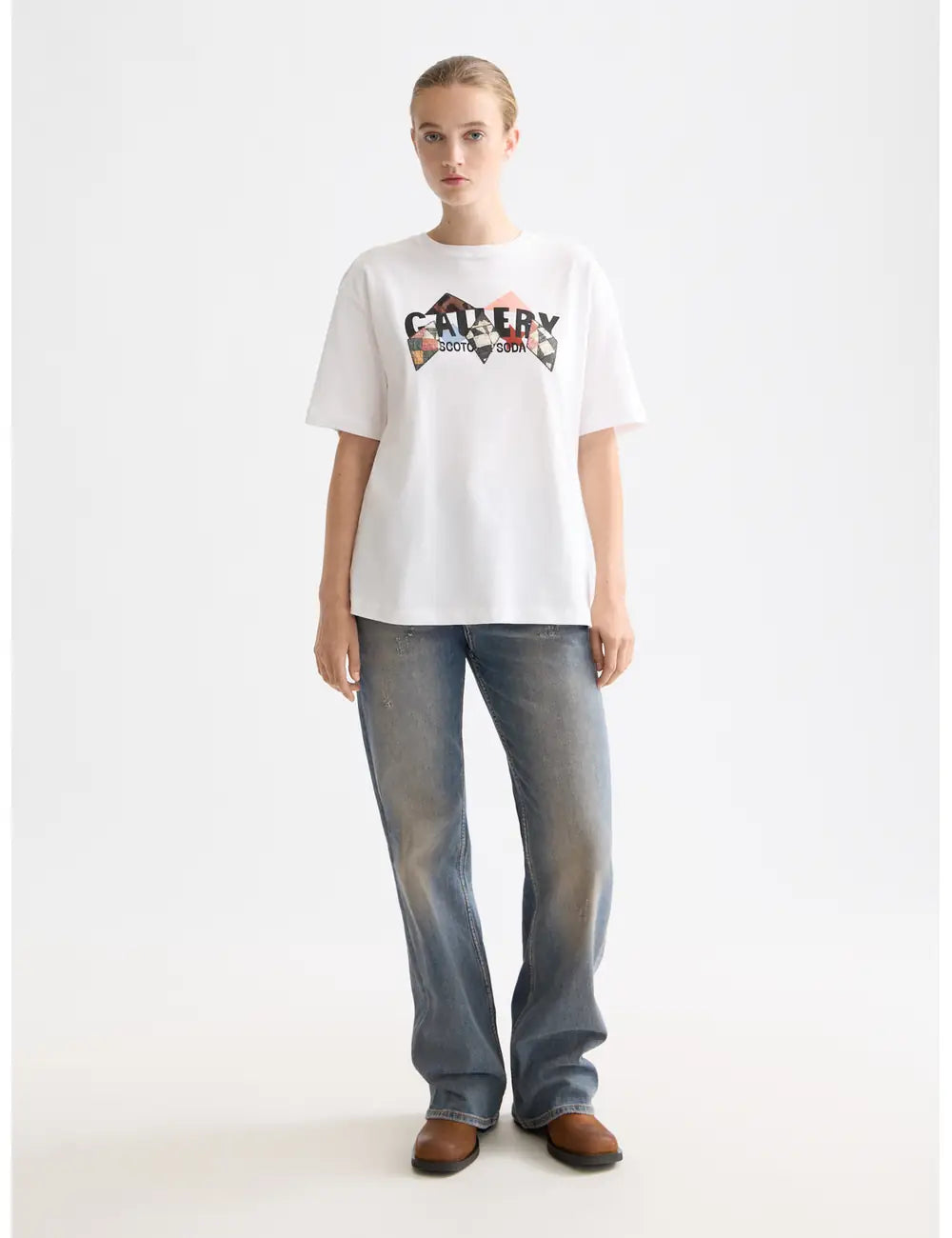 Artwork Loose Fit Tee full model shot showing overall fit by Scotch & Soda
