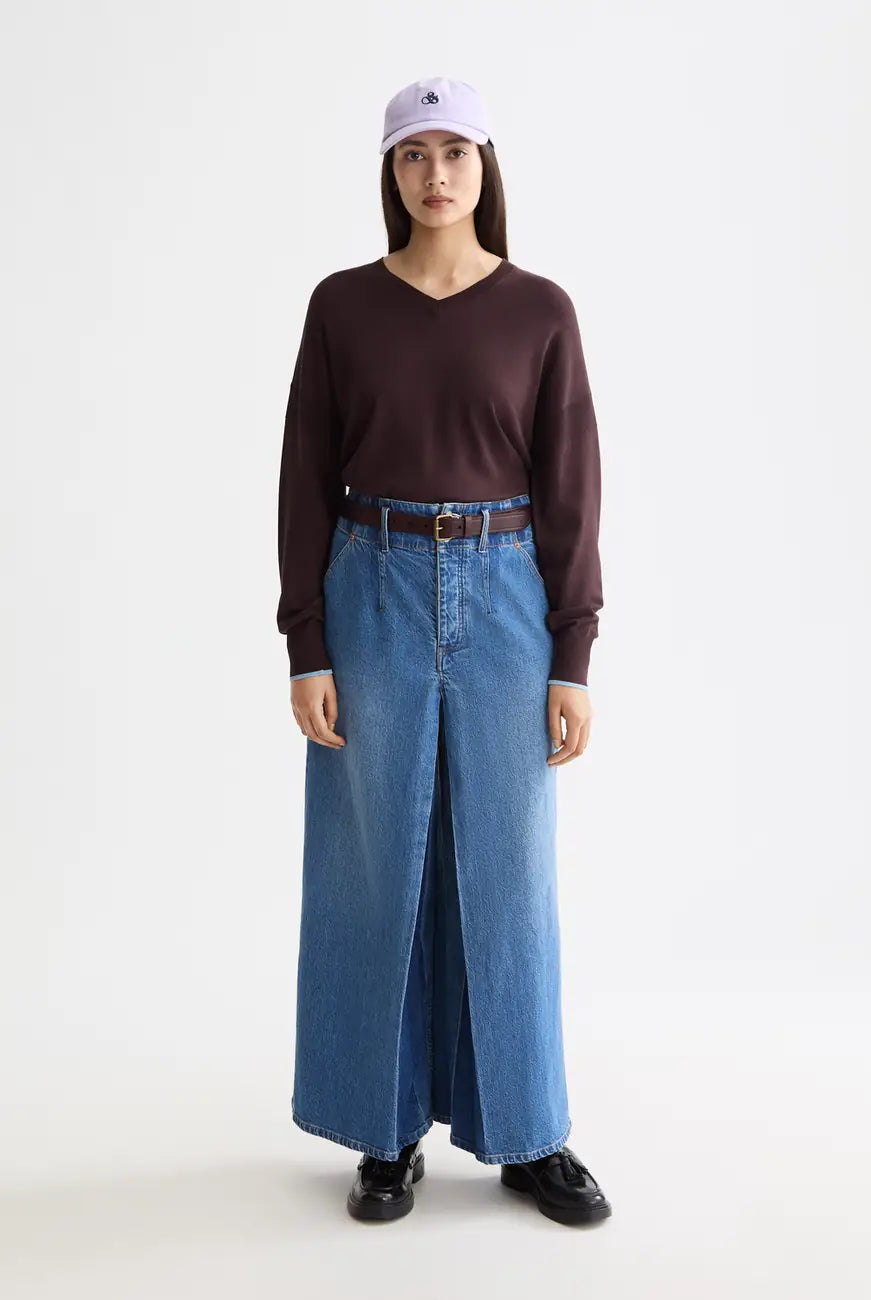 V Neck Relaxed Pullover full model shot showing overall fit by Scotch & Soda