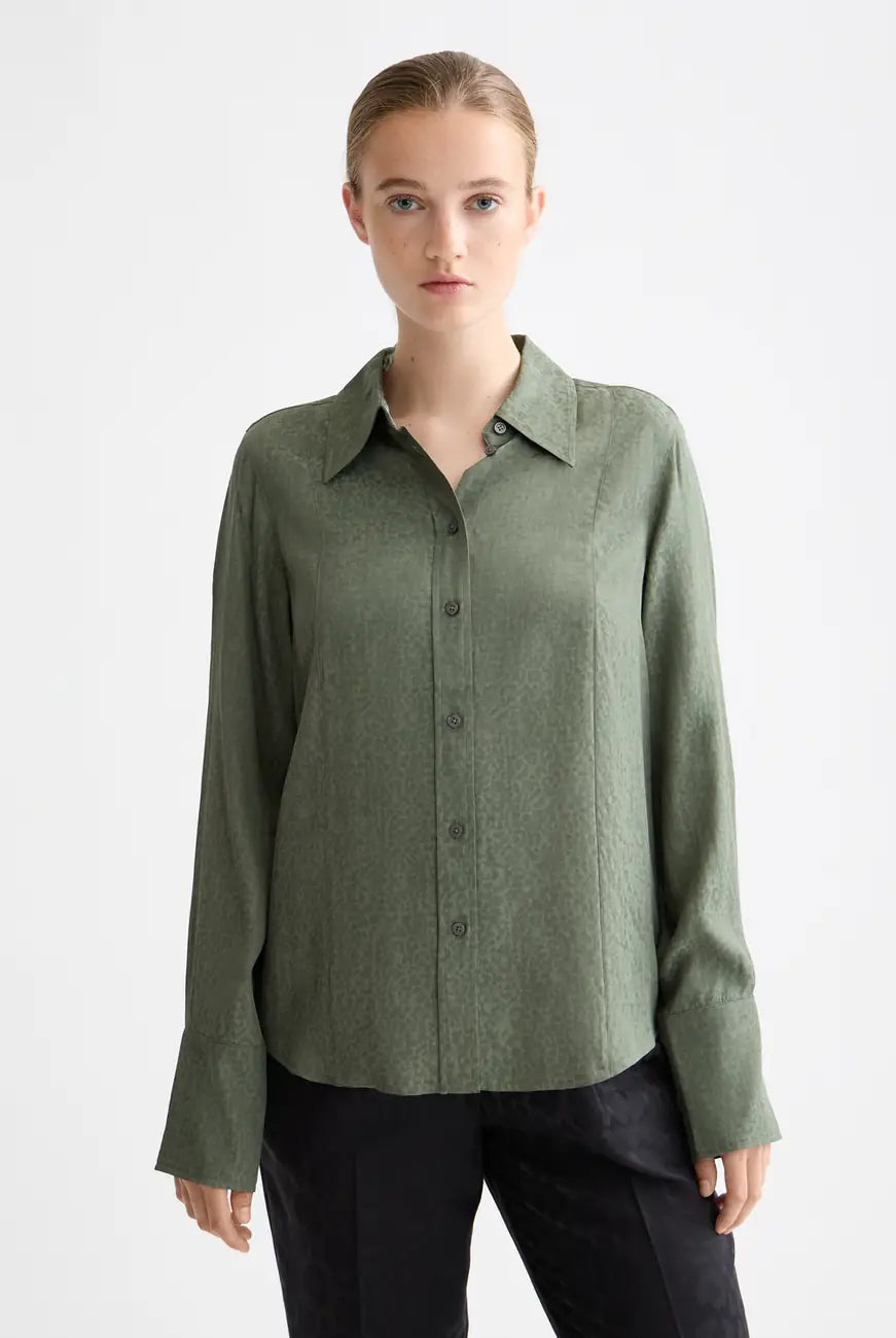 Jacquard Shirt Thyme close-up on model showing fit and detail by Scotch & Soda