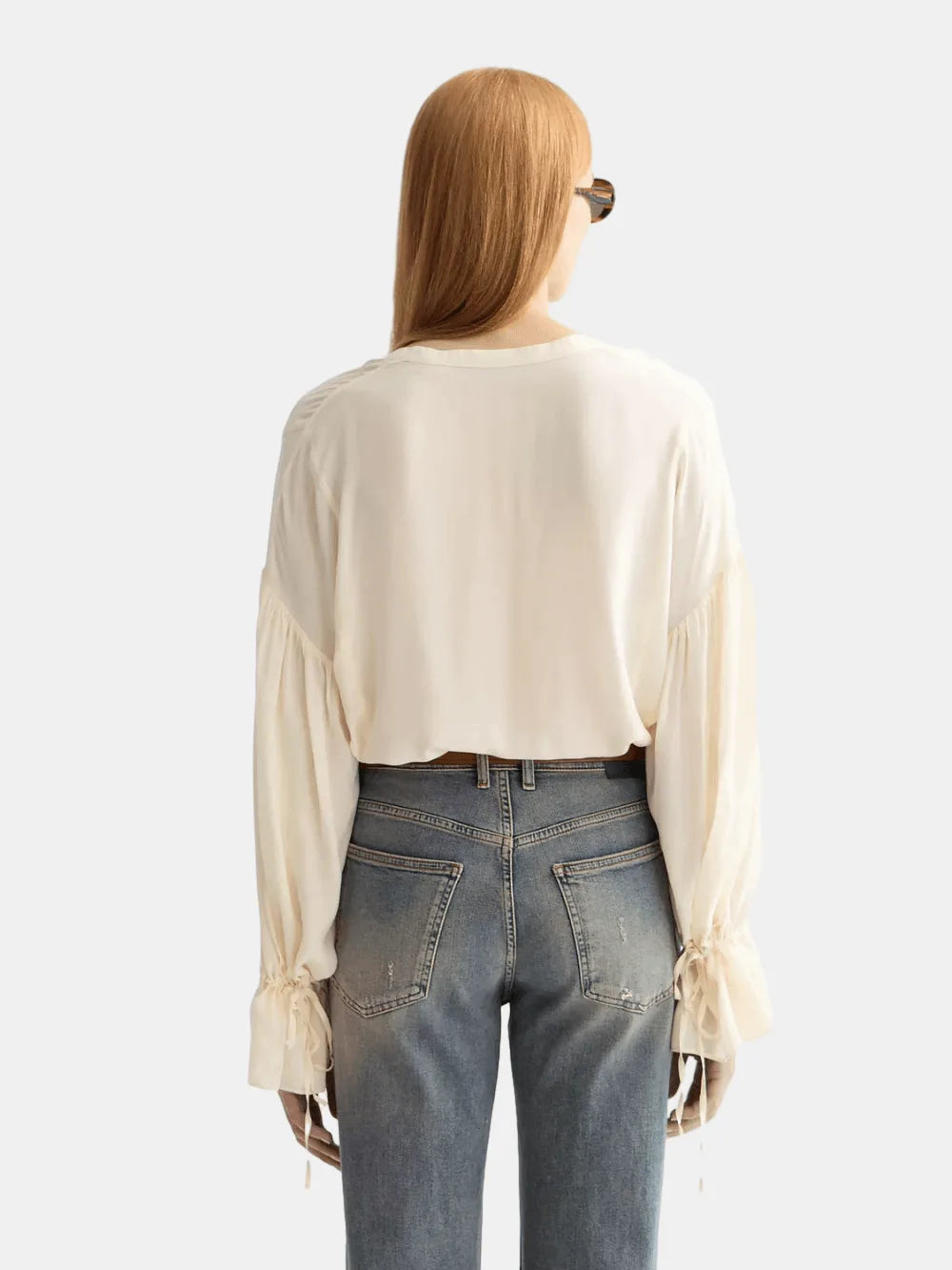 easy-top-with-draw-string-cuffs detail shot by Scotch & Soda