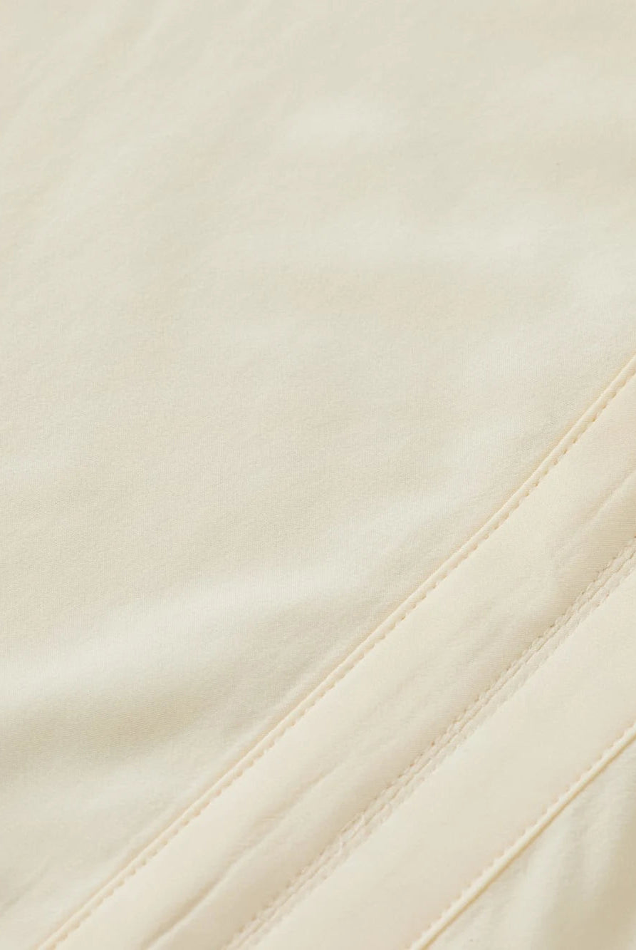 easy-top-with-draw-string-cuffs detail shot by Scotch & Soda