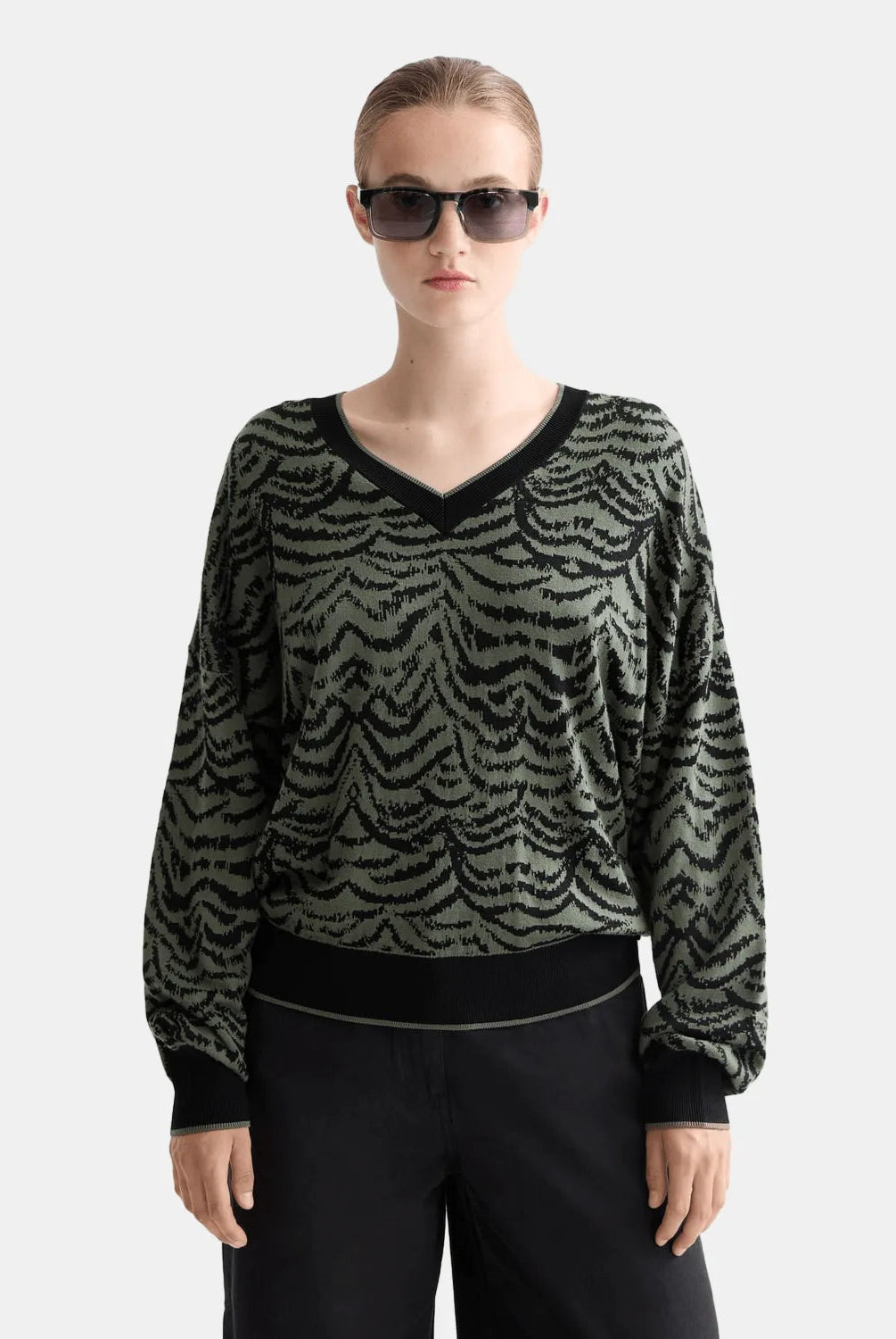 Jacquard V Neck Pullover Image 4 - Scotch & Soda