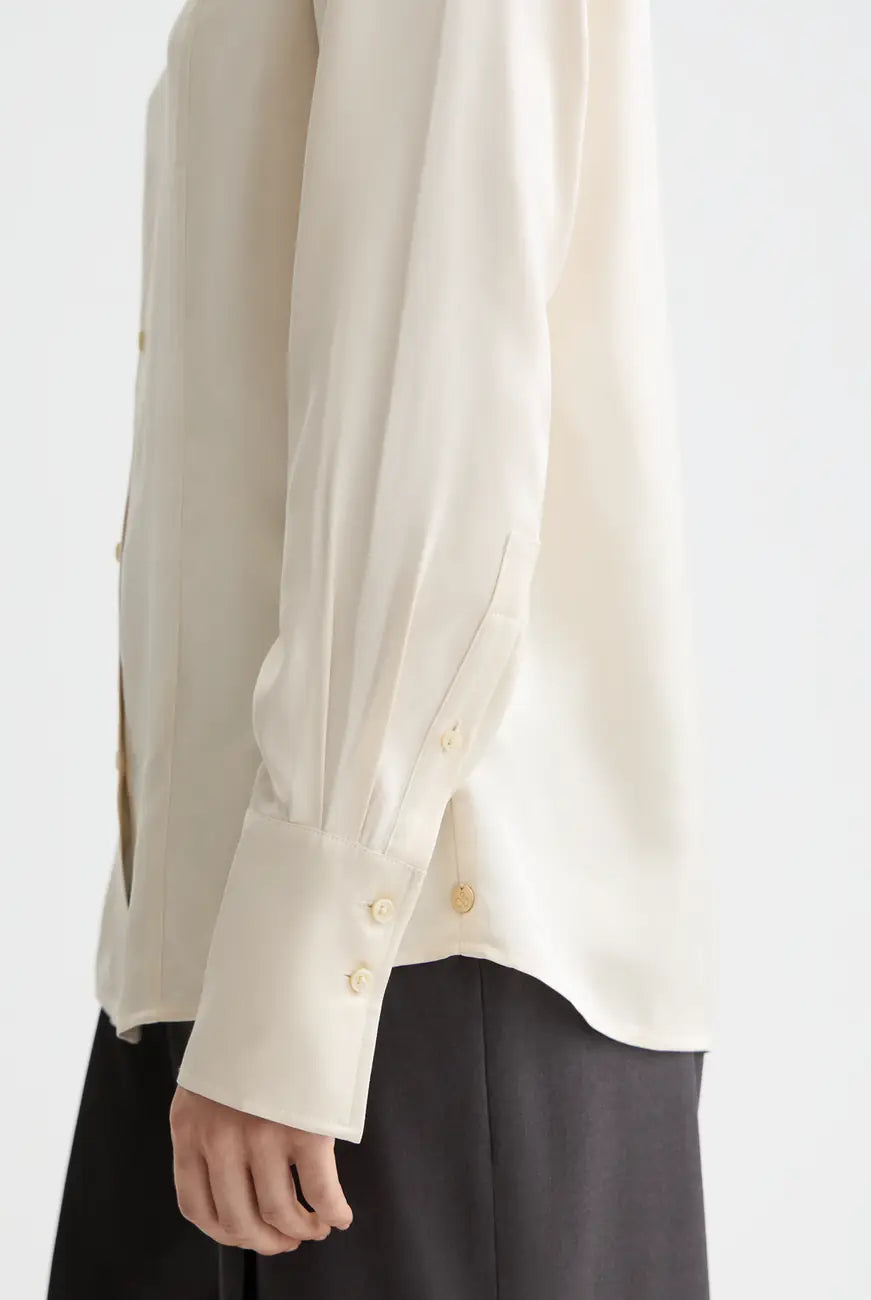 Core Viscose Satin Shirt detail shot of fabric and craftsmanship by Scotch & Soda