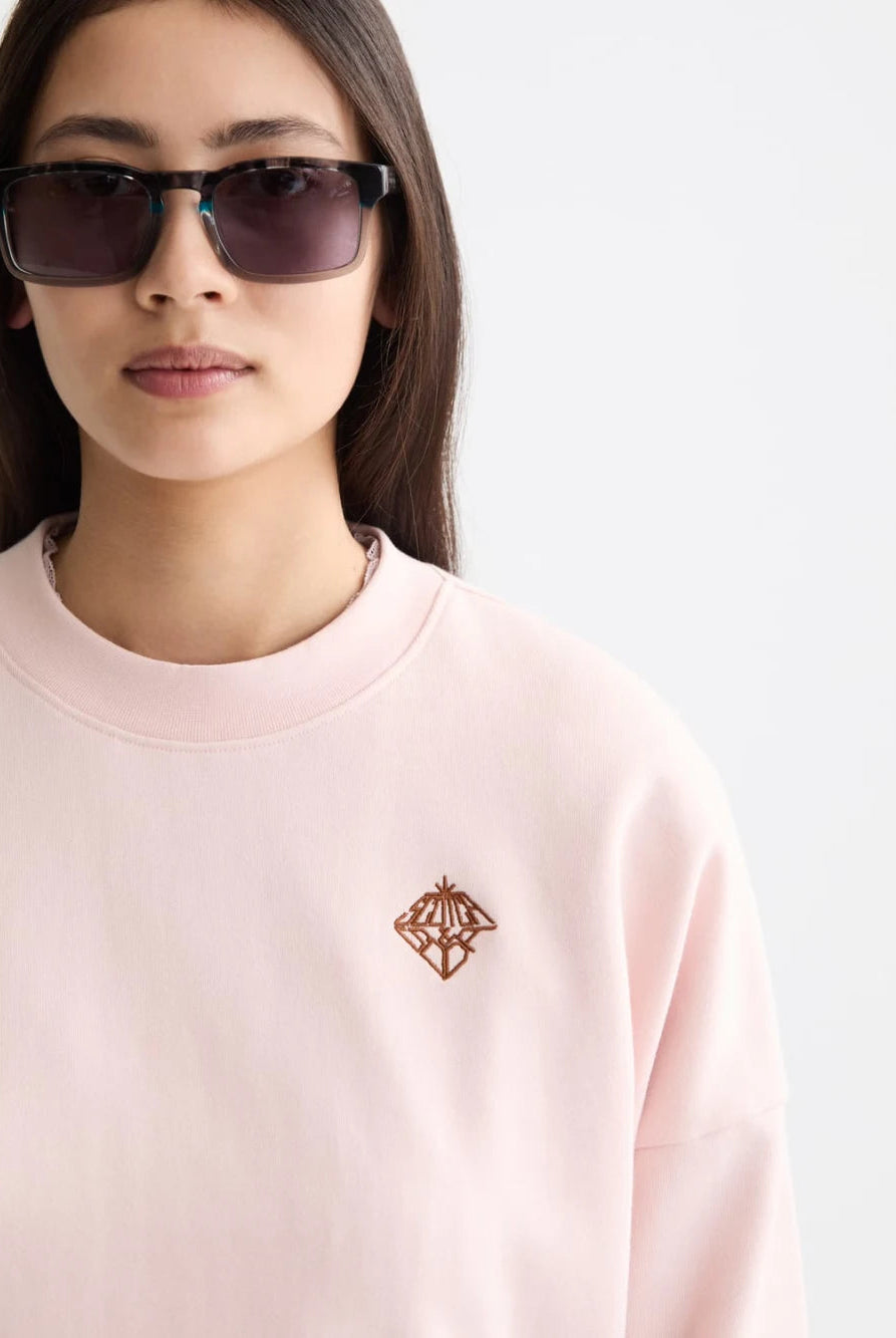 embroidered-logo-relaxed-fit-sweatshirt-1 detail shot by Scotch & Soda