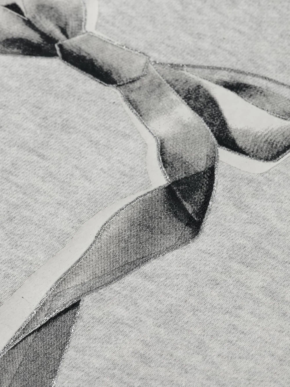 chest-artwork-relaxed-sweatshirt detail shot by Scotch & Soda