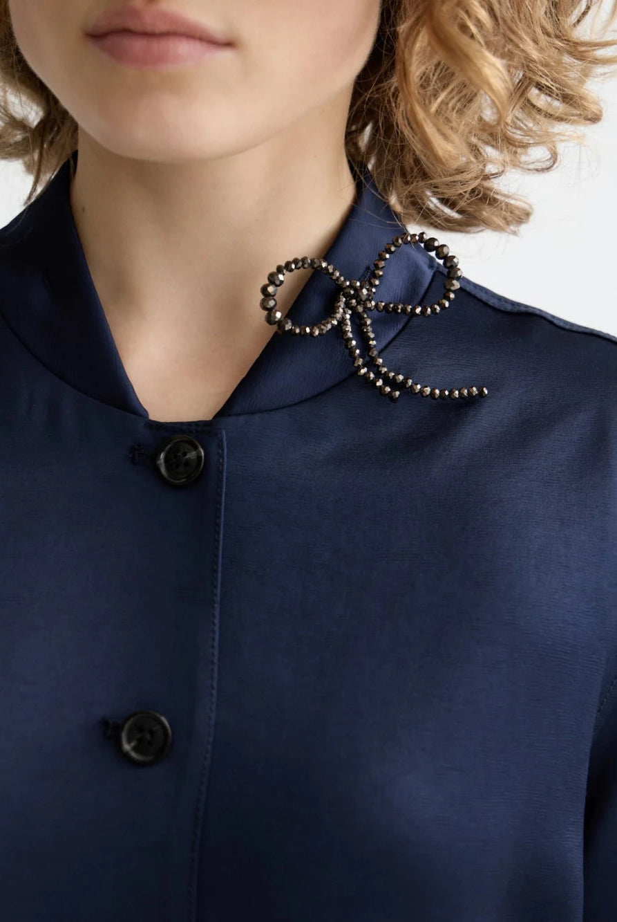 satin-blazer detail shot by Scotch & Soda