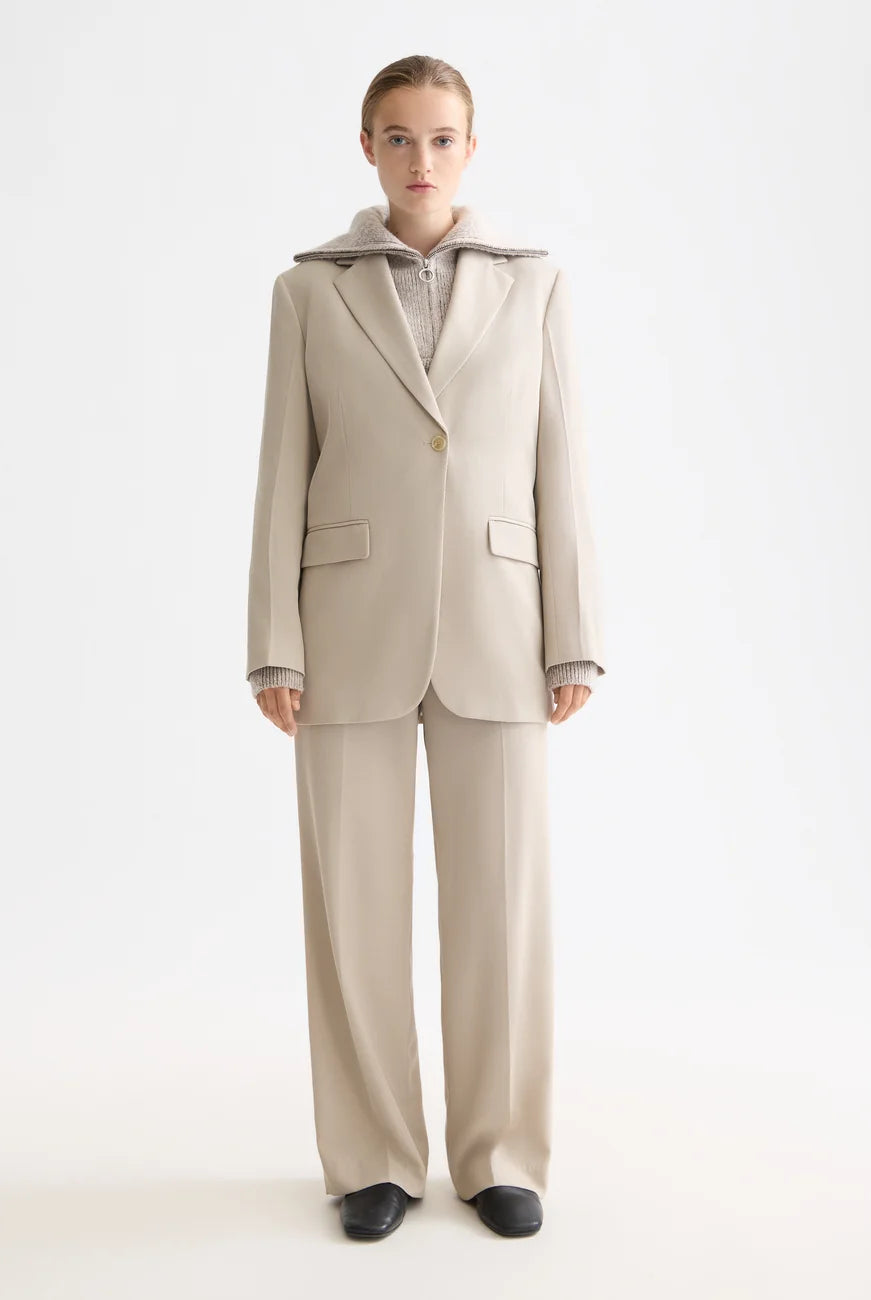 Gabardine Blazer full model shot showing overall fit by Scotch & Soda