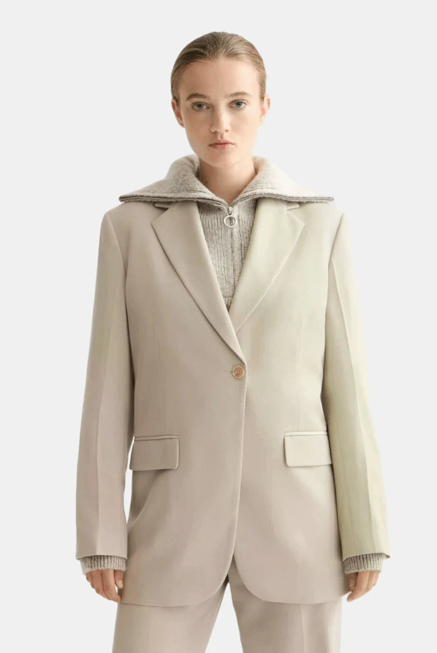 gabardine-single-breasted-blazer side view by Scotch & Soda