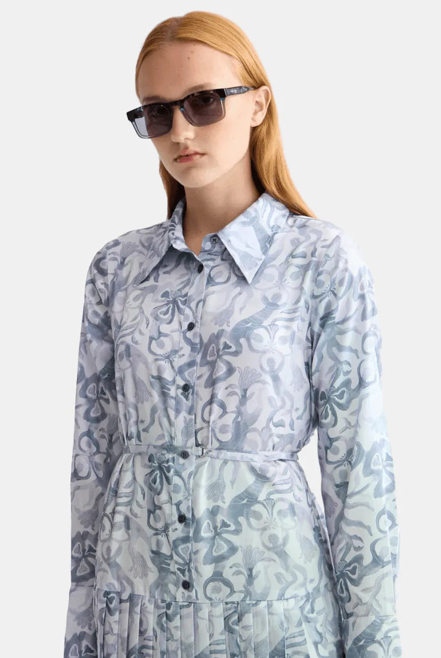 belted-shirt-midi-dress-with-pleated-hem detail shot by Scotch & Soda