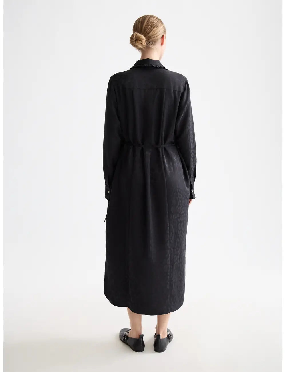 Midi Shirt Dress detail shot showing fabric and craftsmanship by Scotch & Soda