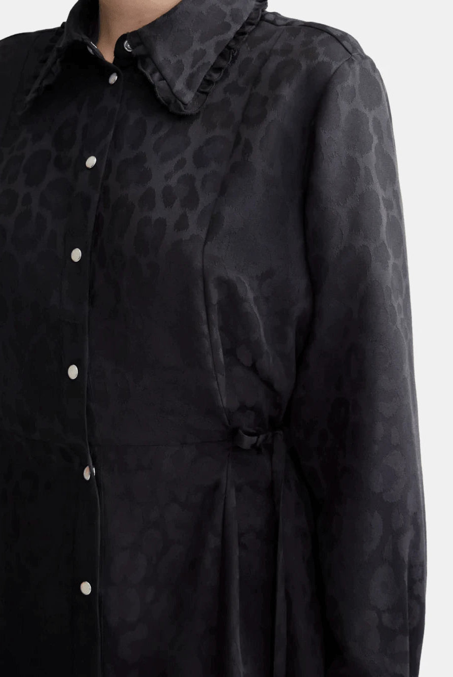 midi-shirt-dress-with-tied-waist-and-ruffles detail shot by Scotch & Soda