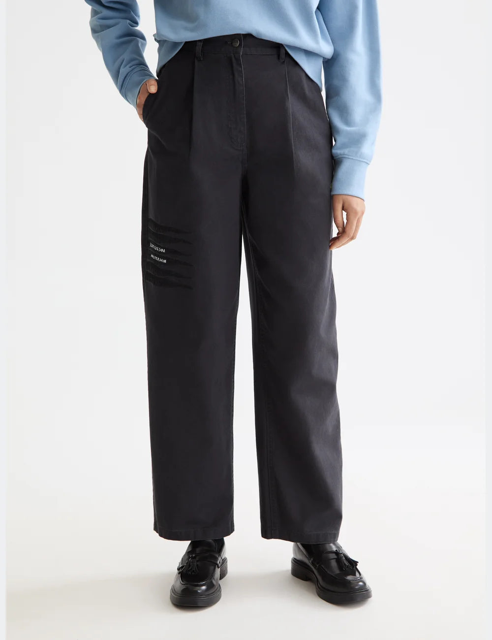 Wide Leg Pants close-up on model showing fit and detail by Scotch & Soda