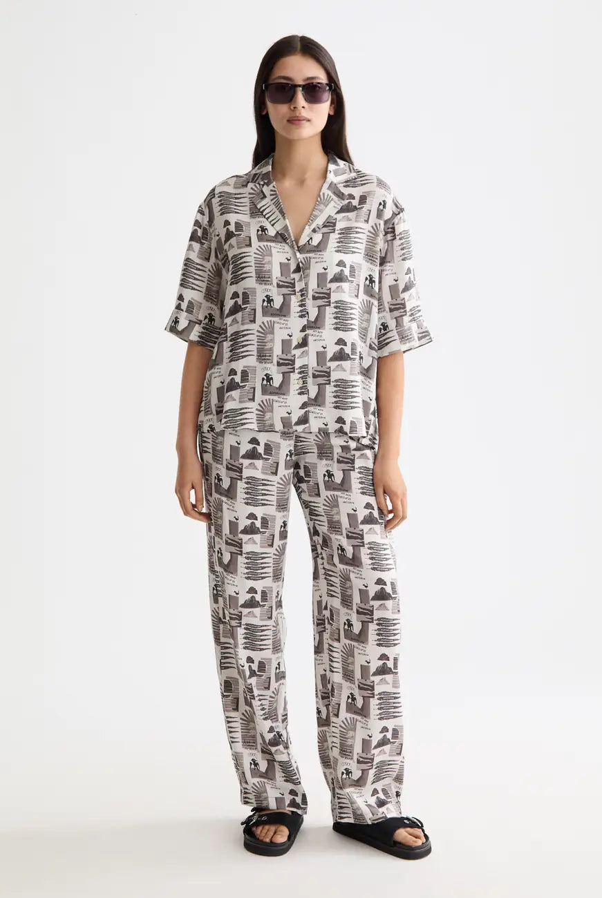 Wide Leg Trousers full model shot showing overall fit by Scotch & Soda