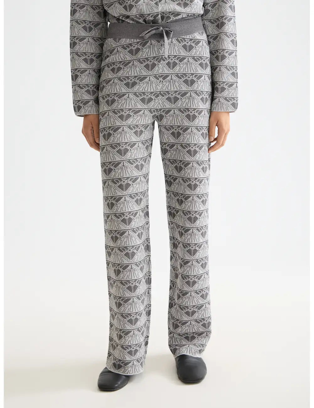 Monogram Jacquard Trousers close-up on model showing fit and detail by Scotch & Soda