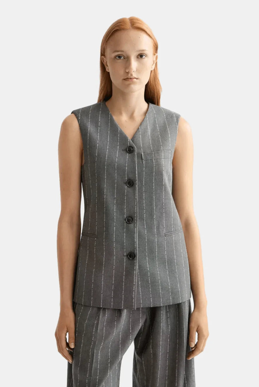 quinn-pinstripe-mid-rise-pleat-front-wide-leg-pant side view by Scotch & Soda