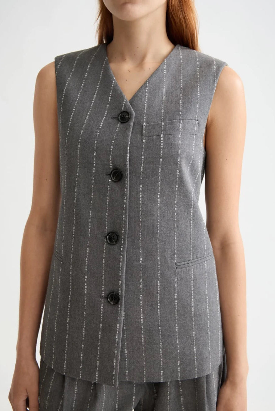 quinn-pinstripe-mid-rise-pleat-front-wide-leg-pant detail shot by Scotch & Soda