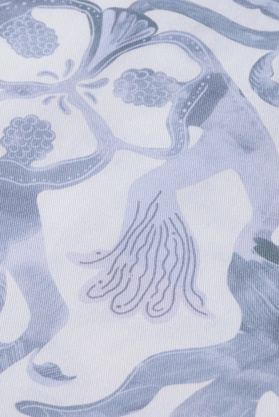 mid-rise-wide-leg-elasticated-trousers-in-block-print detail shot by Scotch & Soda